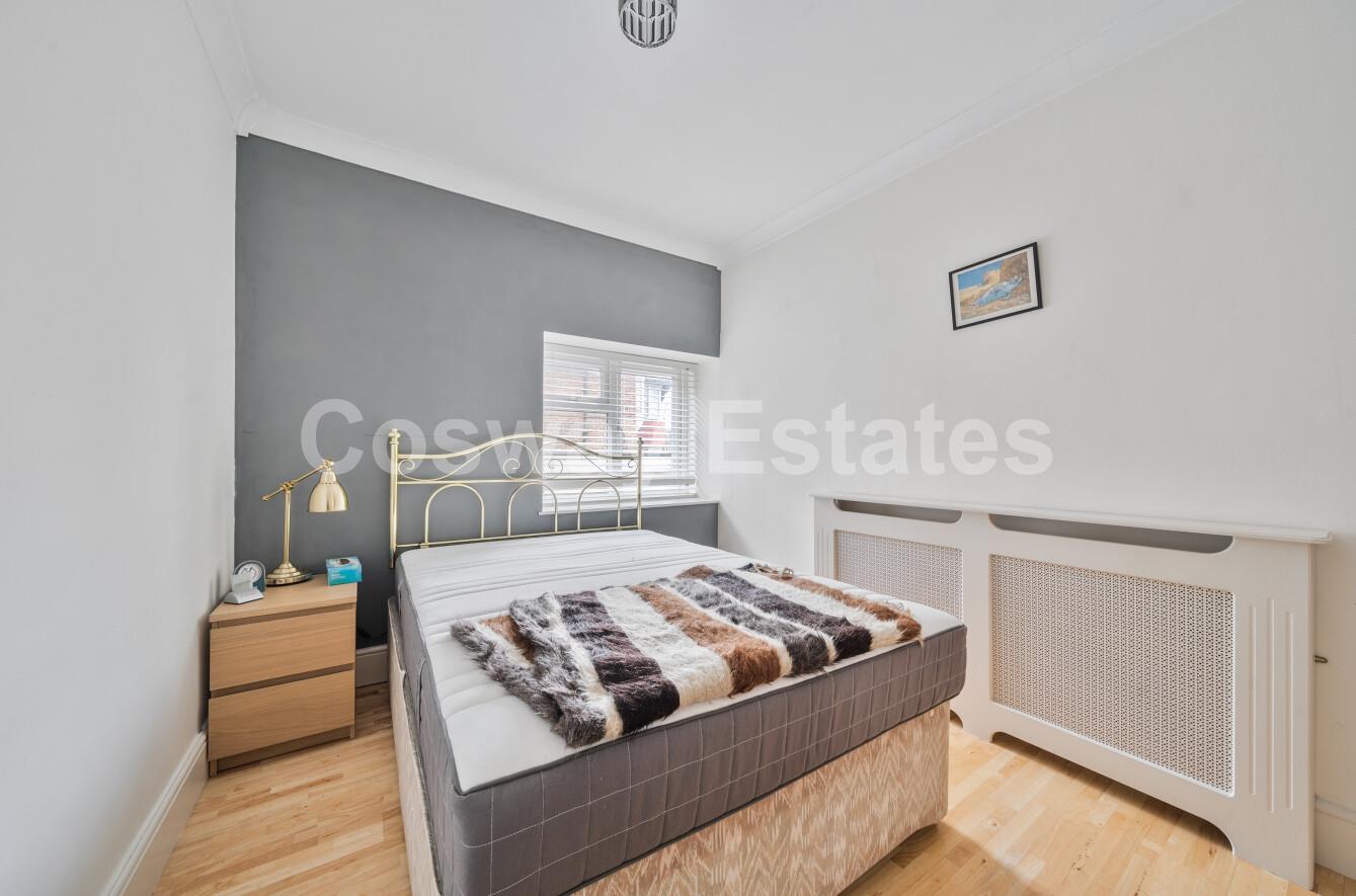 Stoneyfields Gardens, Edgware, HA8, Edgware